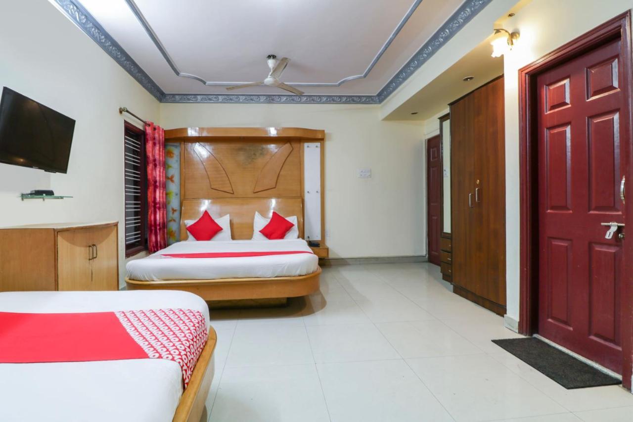 OYO 71675 New Aishwarya Comforts Hotel Bangalore Exterior foto